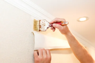 Pose de papier peint à Montréverd — revêtements muraux et toiles de verre